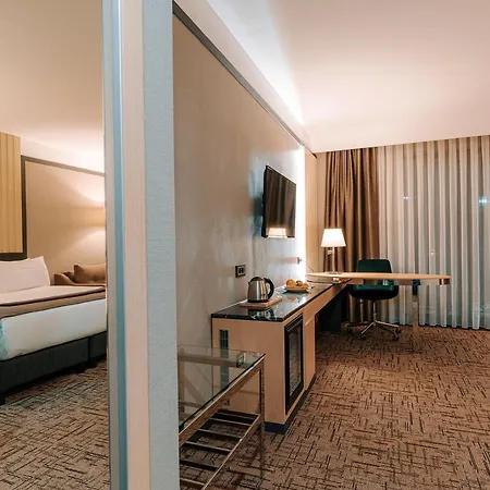 Hotel Invite Corner 4*