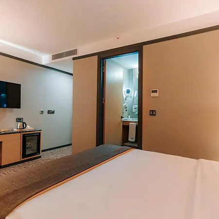 Ξενοδοχείο Invite Corner 4*