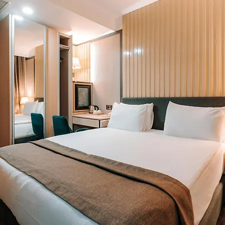 Invite Corner Hotel 4*