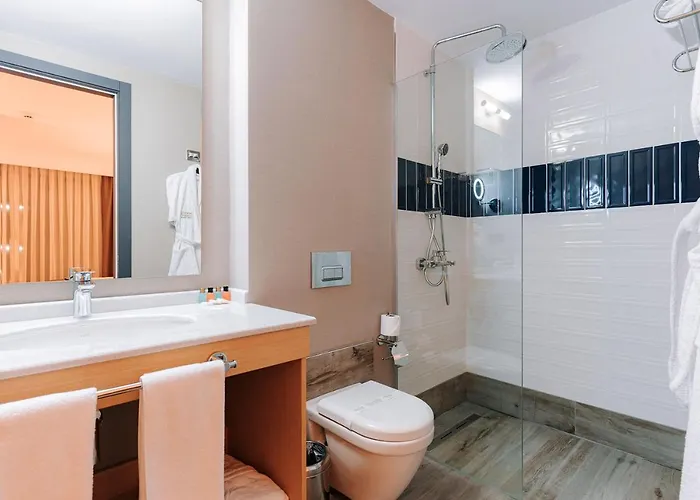 Invite Corner Hotel 4*